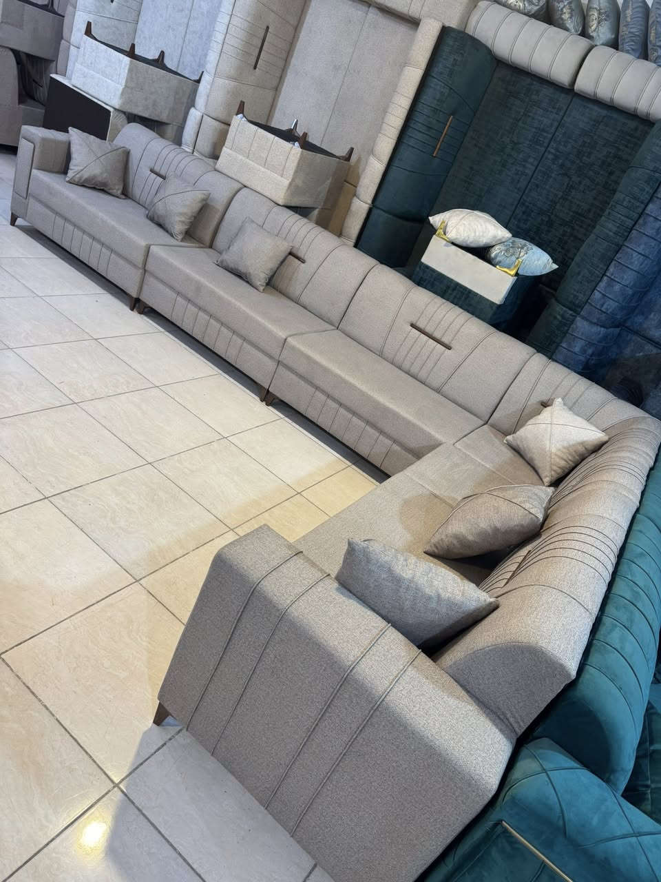 موبيليات علي يتوفر جميع الأثاث المستعمل بيع وشراء وتبديل الجديد بل مستعمل العنوان اربيل سايدين بنصلاوة فرمانبران مقابل ماركيت شياؤ الاستفسار *********** ☎️ 
واسف ماجاوب على تعليق ارد فقط فايبر وتساب اتصال يتوفر نقل اربيل  بغداد بصرة موصل كركوك سليمانية دهوك فقط
