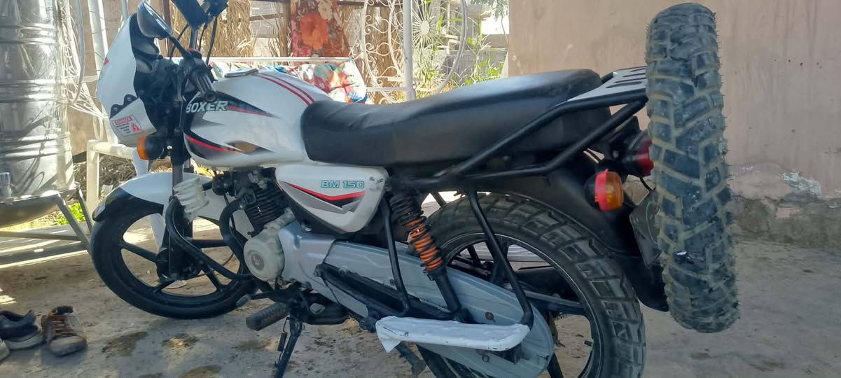 بوكسر 21
دراجه كامله اي نقص مابيها 
سعرها 800 
بعقوبه باب الدرب 
***********
