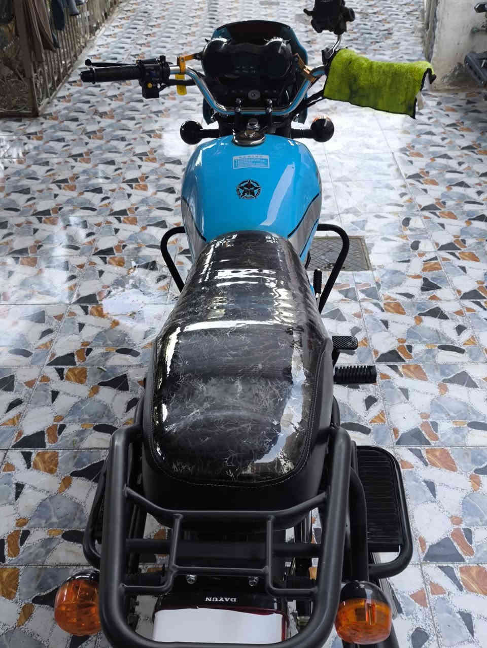 سلام عليكم دايون للبيع موديل 24 طالعه 25 دراجه زيرو دراجه جديده كلش كفاله عامه ماشيه 1900 لون سمائي مكينه 200 ويل 18 القديم دراجه جديده بمعنه الكلمه كله شغال اوراق سكنر 
بس اليدور جديد يجي 
السعر المطلوب 1625 بيه مجال قليل كلش   المكان بابل الحمزه الغربي 
‏‪0777 389 8263‬‏
