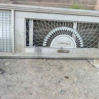 باب • للبيع