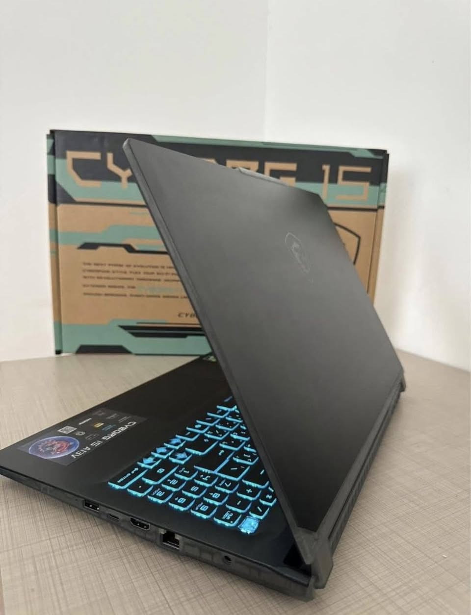 MSI Cyborg 15 لابتوب للألعاب والتصميم والأداء العالي 🔥
💻 المواصفات:

🧠 المعالج: Intel® Core™ i7-13620H (جيل ثالث عشر قوي جداً)

​🎮 كارت الشاشة: NVIDIA® GeForce RTX™ 4060 (8GB GDDR6)

​⚡ الرام: 16GB DDR5 (تردد حديث وسريع)

​💾 التخزين: 512GB NVMe PCIe Gen4 SSD (سرعة فائقة في نقل البيانات)

​🖥️ الشاشة: 15.6" Full HD خرافية – بتردد 144Hz سلاسة تامة بالألعاب

​🪟 النظام: Windows 11 Home الأصلي

​✨ حالة الجهاز: الجهاز مستخدم نظيف وبحالة ممتازة، مناسب للألعاب القوية، التصميم، والمونتاج (بەکارهاتووی خاوێن و بێ کێشە).

​📞 للتواصل (واتساب أو ماسنجر): 👉 ***********

​📍 العنوان: كركوك – بنجا علي (کەرکوک – پەنجا عەلی)

​🏢 شركة خوبيب للابتوبات - Khubaib Laptops

