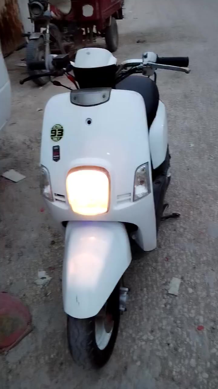 سلام عليكم ماكس بوليس للبيع  دراجه ستوني مصعد مكينه كهربئيات  شغاله كابريته كلها ختم واحد مكاني نجف شارع مدينه رقم تلفوني، ***********
