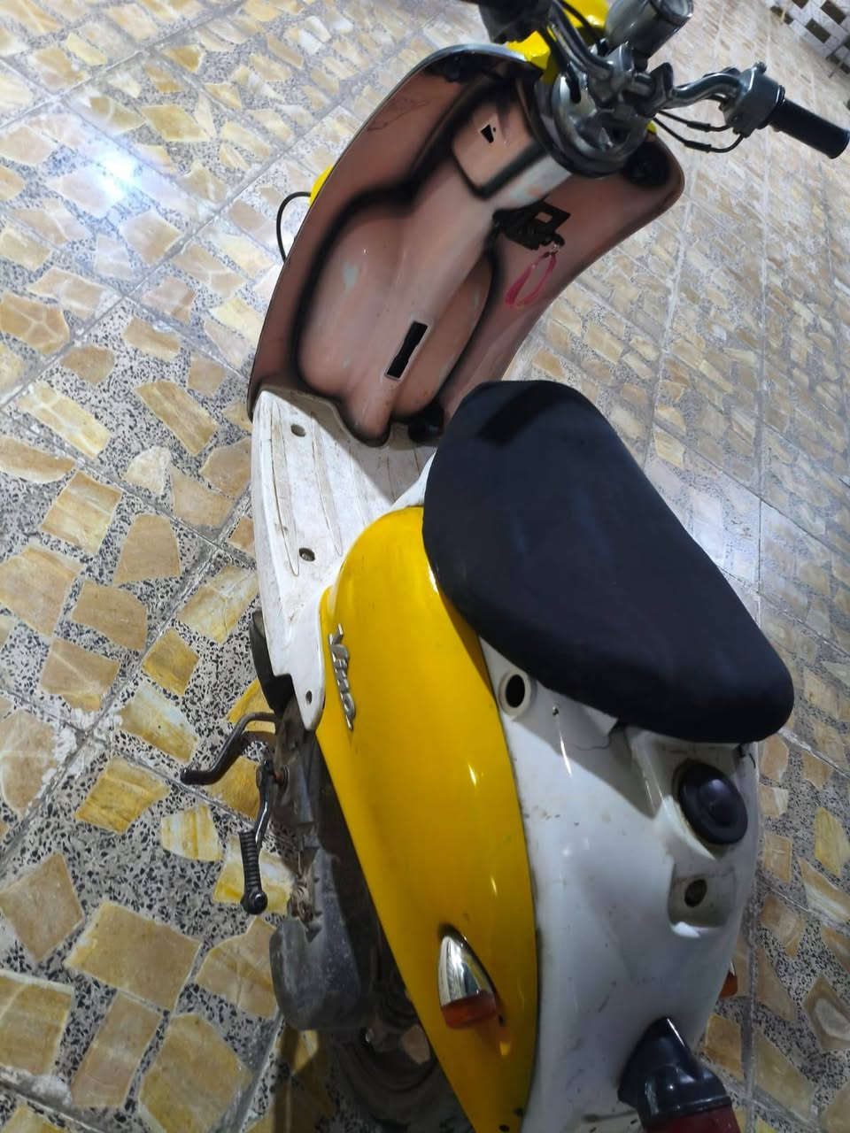 السلام عليكم دراجه عبد الحليم مفتوحه مره وحده كهربائية شغاله عوز شيء بسيط باتري جديد بيه كلشيء جديد شرط شلعه ومعدل اريد ابيعها محتاج فلوس 
السعر 200 الف بيه مجال خاص مامتواجد خابرني عل الرقم او مراسله واتساب ***********
المكان : ميسان سايدين حي شهداء
