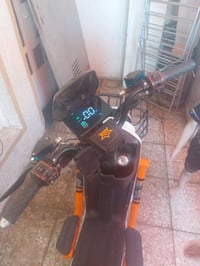 دراجه شحن R9 البيع صار شهرين من خذته بعده جديده 5 بطاريات  السرعة 77 ا...