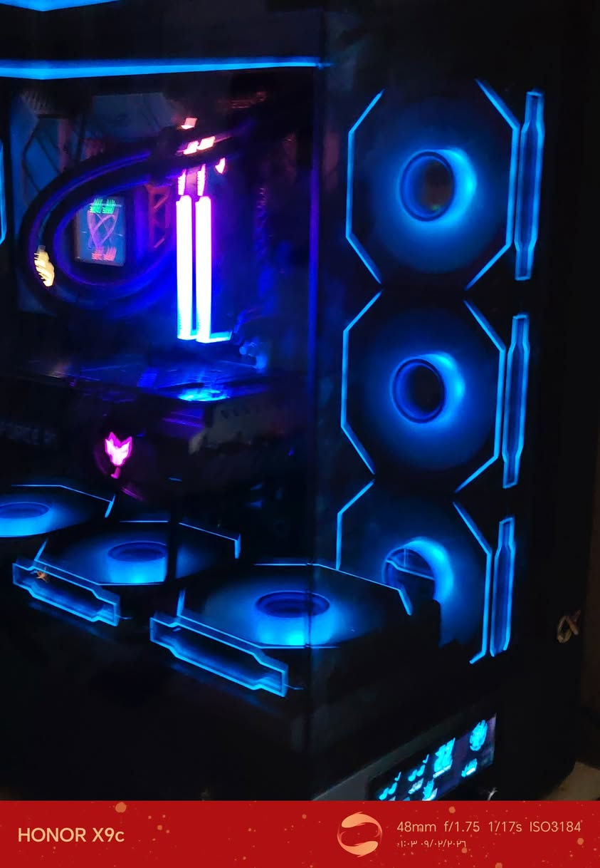 سلام عليكم شباب تجميعه للبيع
Mother board : ASUS ROG STRIX B650-A GAMING WIFI

CPU : AMD Ryzen 7800 x3d

memory (RAM):Predator Vesta II DDR5 RGB 32GB (2×16GB)  6000MHz

GPU : ANVIDIA (RTX) 3070

Power Supply : (PSU) fsb850w/+80 gold ATX 3.0

Storage : Lexar NVMe m.2 SSd 1TB (Up.to 7400MB/s)

Cooler : Thermalrlgth Frozen Warframe 360 m

Case : xigmatek vision 7 fans RGB
سعر الكيس مليونين وبيه مجال بسيط 
*********** مكاني بغداد
شاشة GIGABYTE M27Q 2 Gaming Monitor
🔹 الحجم: 27 إنچ
🔹 الدقة: QHD (2560×1440)
🔹 معدل التحديث: 240Hz
🔹 زمن الاستجابة: 1ms
🔹 نوع اللوحة: IPS
🔹 HDR: DisplayHDR 400
🔹 المنافذ: HDMI / DisplayPort / USB
🔹 مميزات: KVM Switch – سماعات مدمجة – Game Assist
سعر الشاشه 625 الف
