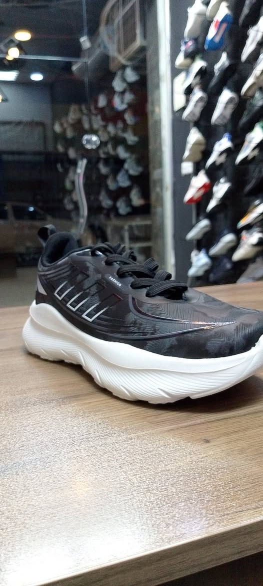 حذاء باله جديد قياس43
سعر25وي التوصيل 

رقم الهاتف***********
