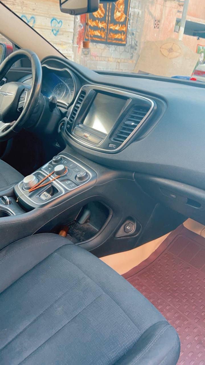 السلام عليكم
مكلف بـ لنشر 
اصولي اصولي 
سي200 2016  بصرة 
معوقين مخلصة 
بيها جاملغ خلفي وقبق الجنطة وشبر باب السايق 
السيارة متروكة وبيها نواقص وتعديلات 
مكينه كير خير من الله 
وكالة عامه باسم ولد شاب بالبصرة تريد وكاله تريد تحويل 
شاشه كبيرة 
مكينه 2400 
 السعر 85
رجاءً رجاءً اي استفسار التواصل على الرقم 
***********
