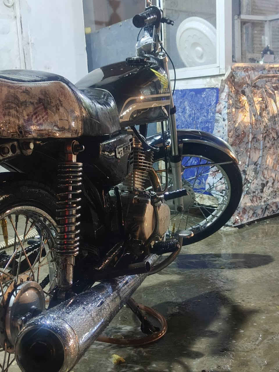 سلام عليكم دراجه للبيع اوراق اصولي تجي وتفحص ***********
