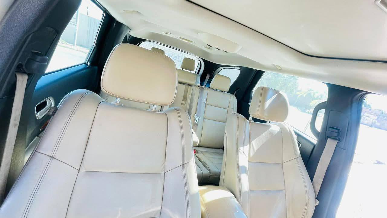 دورنگو 2014 Limited (فول مواصفات)
محرك 3600 كفالة 
گير كفالة 
كهربائيات كفالة 
صدر امامي خلفي كفالة 
داخل عسلي 
كشنات خزن +اربعتهن بيهم تدفئة 7 راكب السيارة 
مري هيتر +تعتيم ضوء
ستيرن هيتر
شفتات ستيرن +تحكمات
مودات قيادة كلها شغالة
فتحة سقف 
طخم تاير 
منظومة زينون جديد 
رقمها اربيل بأسمي 
عنوانها فلوجة 
ضررها بالعراق ربع چاملغ امامي جهت السائق 
السيارة خليجيه 
اي استفسار ‏‪0770 621 4999‬‏
سعرها 195 وبيها مجال

