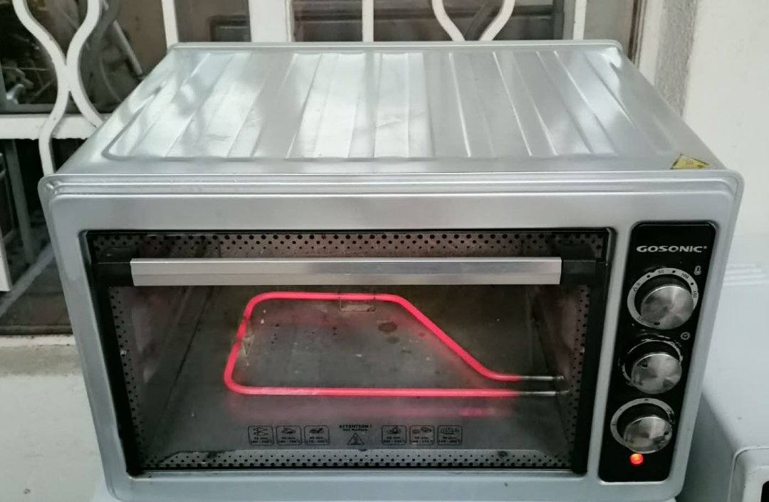 اوفنات للبيع شرط النظافه والتشغيل لون سلفر الواحد ٣٠ الاتصال عالرقم *********** ويوجد خدمه توصيل
