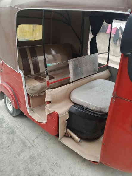 سلام عليكم تكتك موديل 18سنويه الوحات نكليزي باسمي تحويل مباشر تكتك جاهزة برغي ما معمره خياسات مصبوغه عام جماليه تكتك حلوه وجاهزة كبل لشارع سعر 4ونص وبيهة مجال مكاني كربلاء المقدسة رقم*********** شراي يخابر بي خير ويدللل
