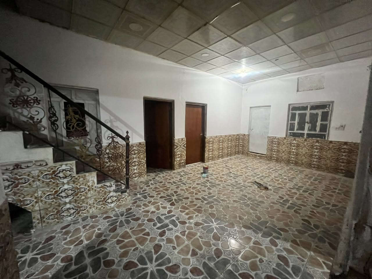 بيت زراعي للبيع السديناويه  قرب الشارع العام فرع افران ليان 200متر خدمات ماء كهرباء مجاري انترنيت  السعر 68 بيه مجال بسيط ***********
