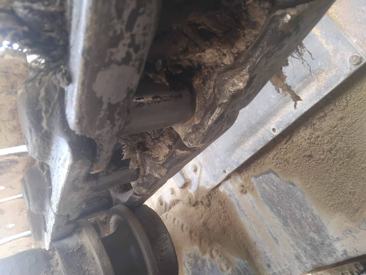 سلام عليكم البيع بلدوزر موديل ٨٢ رقم بغداد لماني كير محرك مكينه جاهزه لشقل ***********
