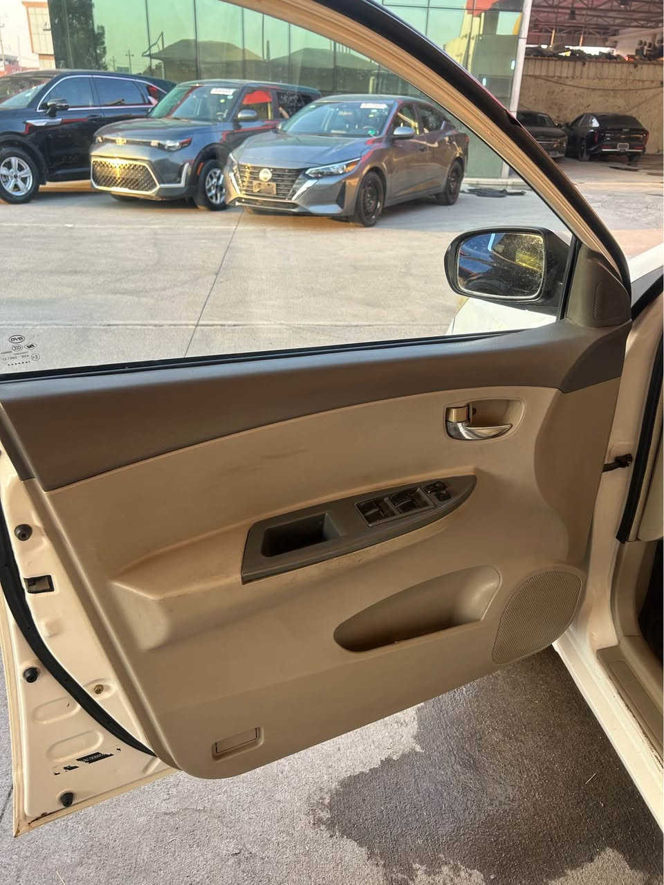 BYD 2014 G3 
فول فول مواسەفات شکل بیکاشۆ  بنزین و سیستەمی غازی تورکی تانکی ٩٠لتر یەک تانکی نزیکی ١٠٠٠کم دەروا  سەیارەکە زۆر خاوێنە هەمووی لەسەر دەقی بیلادی ماوە گێر و مەکینە کارەبایی و تبرید ❄️ بەشەرت نیو چاملغ و روبعی بۆنیت بە سبغ دەدەم باقی هەموو گیانی بە شەرت 
بسمە سلاید یدە بسمە حساس لایت پێش و پشت لید و عدسە کوشن جلد ناو زەرد داخلی کامل بیکاشۆ 
سەنەوی نوێ هەتا ٢٠٣١  ٥٠٠$ غرامە لەسەرە لە نرخی دێتە خوار 
هەولێر 
***********
مودیل ٢٠١٤ فول مواسفات بنزین و غاز تانکی کبیر ٩٠ لتر  
مکفول کل بشرت سیارە جدید کل عل بلادی شریکە  گیر مکینە کهربایی تبرید کل بشرت سياره بها ربع بوند سبغ بدون ضرر 
بصمه يده بصمه سلايد  حساس كشن جلد لايتات كل ليد اوتو و عدسه  داخلي كامم كورولا  
***********
اربيل أربيل, العراق
