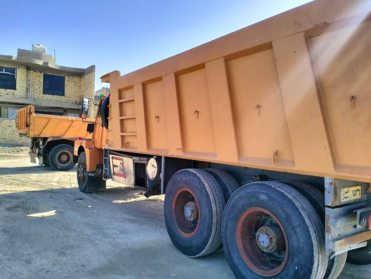 السلام عليكم فالفو للبيع موديل 82 مجموعه النكي مكينه ان10 كير 4&4 تخم تاير تبريد ثلج رقم انكليزي مكفوله كفاله عامه للاستفسار
***********
***********
