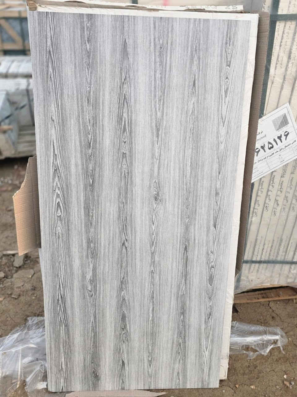 بفضل الله تعالى يتوفر جميع انواع السراميك توزيع جمله مفرد انسب الأسعار مكان 
الصويره تقاطع حي زهراء ***********
