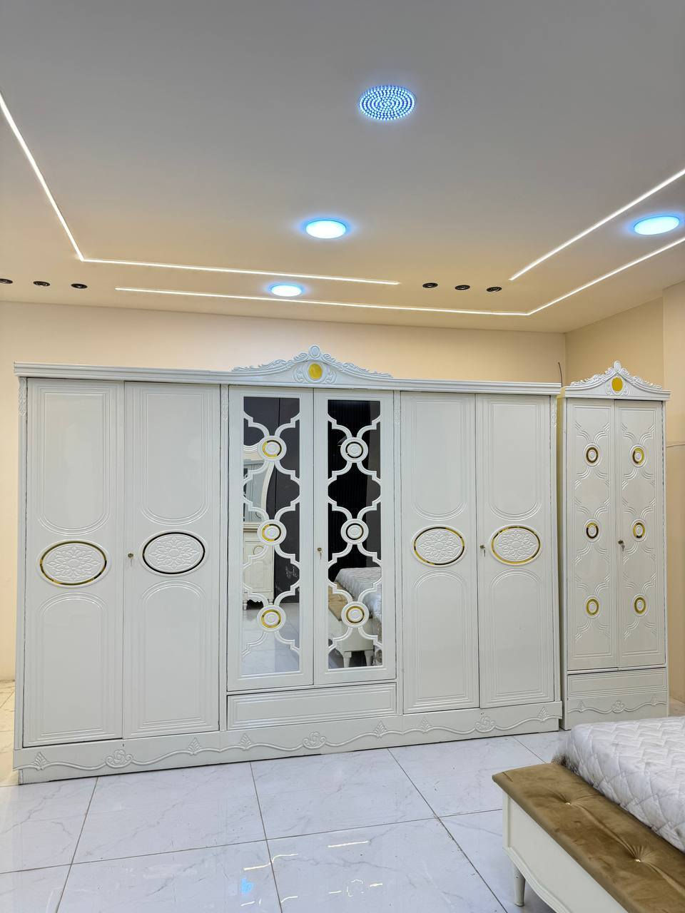 حصرياً الموديل الجديد   

السعر مليون دينار فقط 😍

غرفه نجاره قتصاديه 🛌

متكونه من 9 قطع مميزه 

الكنتور ارتفاع 240 طول 320 

مع الزاويه مجموع الطول 4 امتار 

السمك الخارجي للغرفه 5 ملم انديف

والسمك الداخلي 3 ملم معاكس ابيض

سعر الشازلون الخزان 75 الف 

سعر الشازلون المقعد 50 الف 

متوفر توصيل وشد داخل بغداد 😊

متوفر توصيل وشد لكافة محافضات العراق 🇮🇶


**إذا كنت صاحب هذا الإعلان وتريد حذفه لأي سبب، رجاءا أرسل رسالة إلى الدعم الفني**