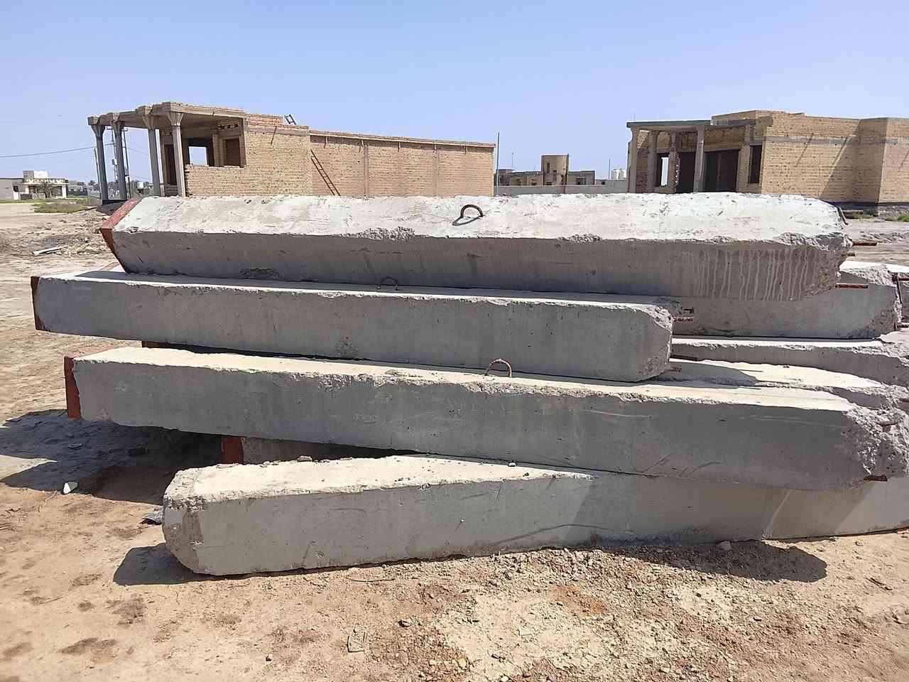 صبات كونكريت  للبيع اساس بيت او سياج العدد 34
قياس طول 4 متر اقل اكثر 
ارتفاع 40 وعريض 40
*********** واتساب
