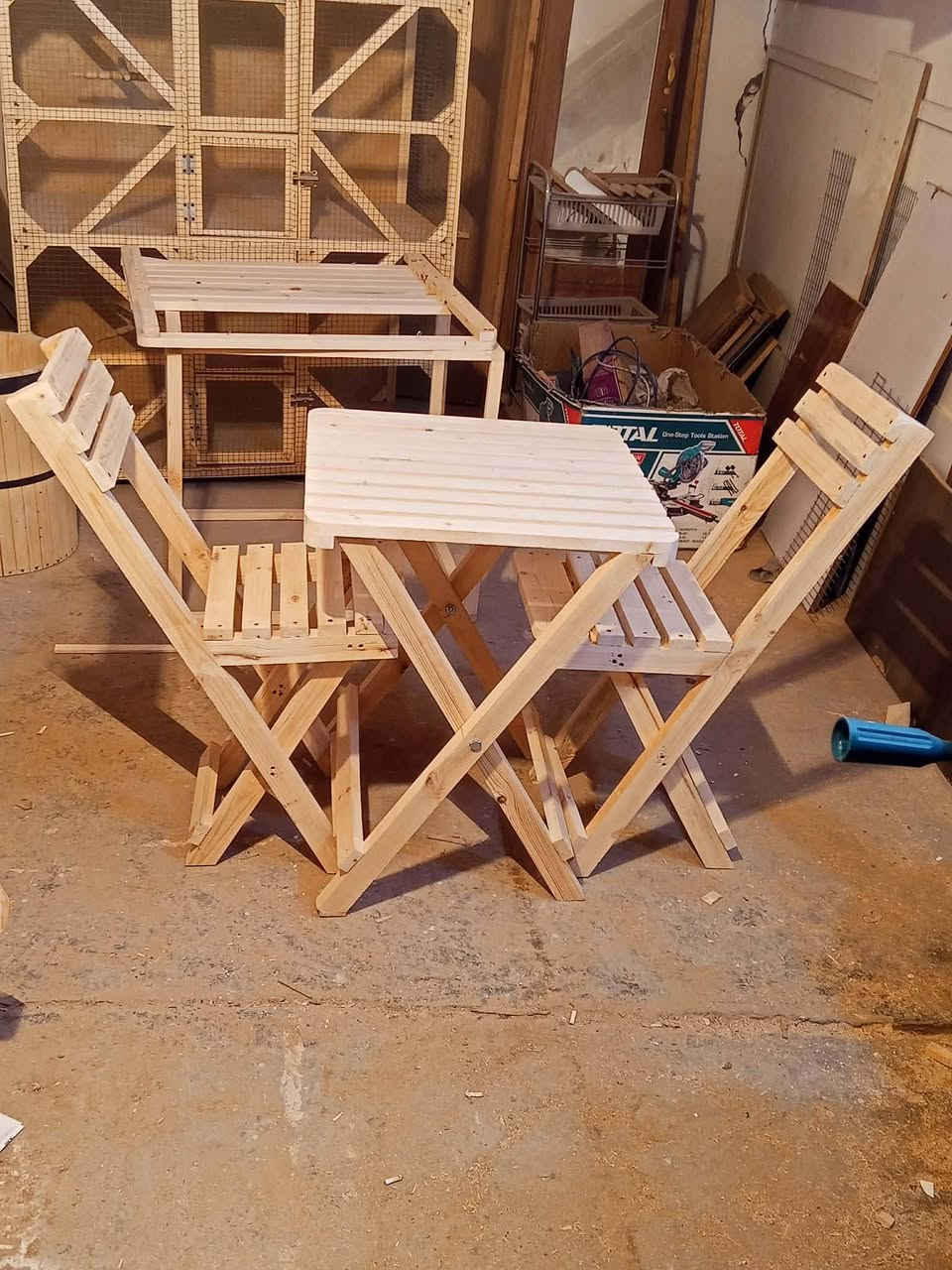 ميز طعام +٢ كرسي شغل حسب الطلب تزكام خشب روسي للاستفسار مراسلت الصفحه او اتصال ع الرقم ***********
