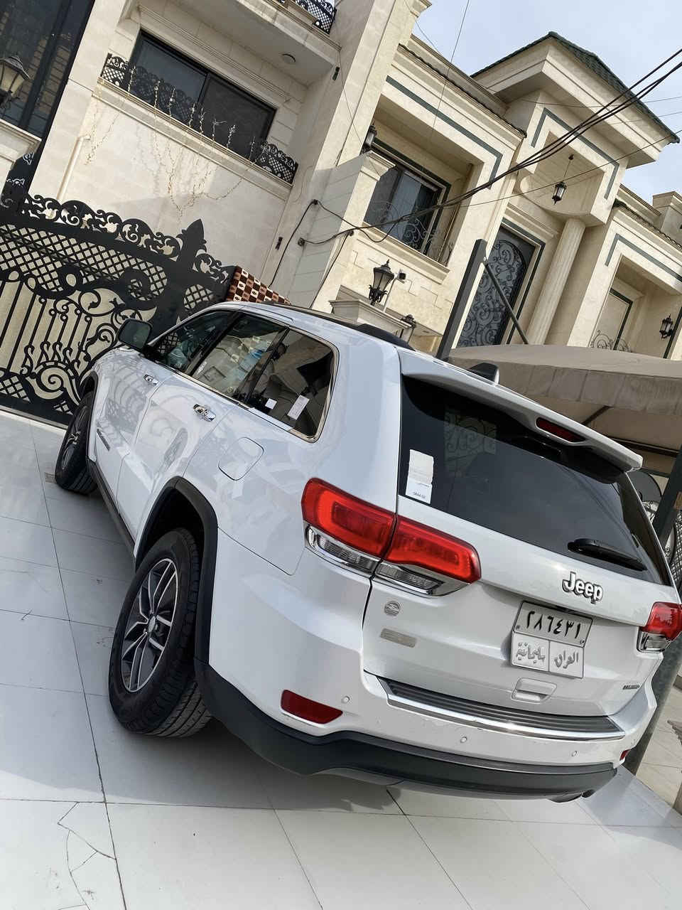 للبيع جيب موديل 2017فول وسعر مناسب وبل عافيه يكون من نصيبه   سياره/ماشي 80/   بصمتين لمتد داخل عسلي بنوراما جنطه كهرباء دمام كشنات خزن حار وبارد حساس خلفي رقم شمالي سياره بدون صبغ بس مكان بي بارد صغار استخدام شخصي سعر 235 وبي مجال بسيط مكاني كركوك ***********///////***********
