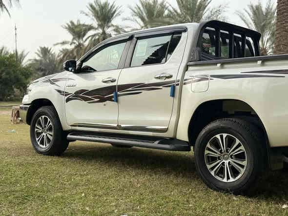 تيوتا هايلوكس موديل 2022 سعودي دبل سنترلوك وارد عبدالطيف جميل 
رقم اربيل 
فورويل 4*4
مكفوله كفاله عامه وسونار مرفق مع صور

ماشيه 68 الف 

الوقود(بانزين)

مواصفات 

1 بصمه 

2بصمه بالبواب 

3 حساسات خلفيه 

5 شاشه كبيره 

6 كامره خلفيه 

7 كير اوتو 

8 سبير مانازل 

9 قطعتين تبريد 

10 كشنات تدفئه تبريد 

12 اشاير بالمري +ترحيب 

العنوان بغداد ناحية الرشيد 

***********
