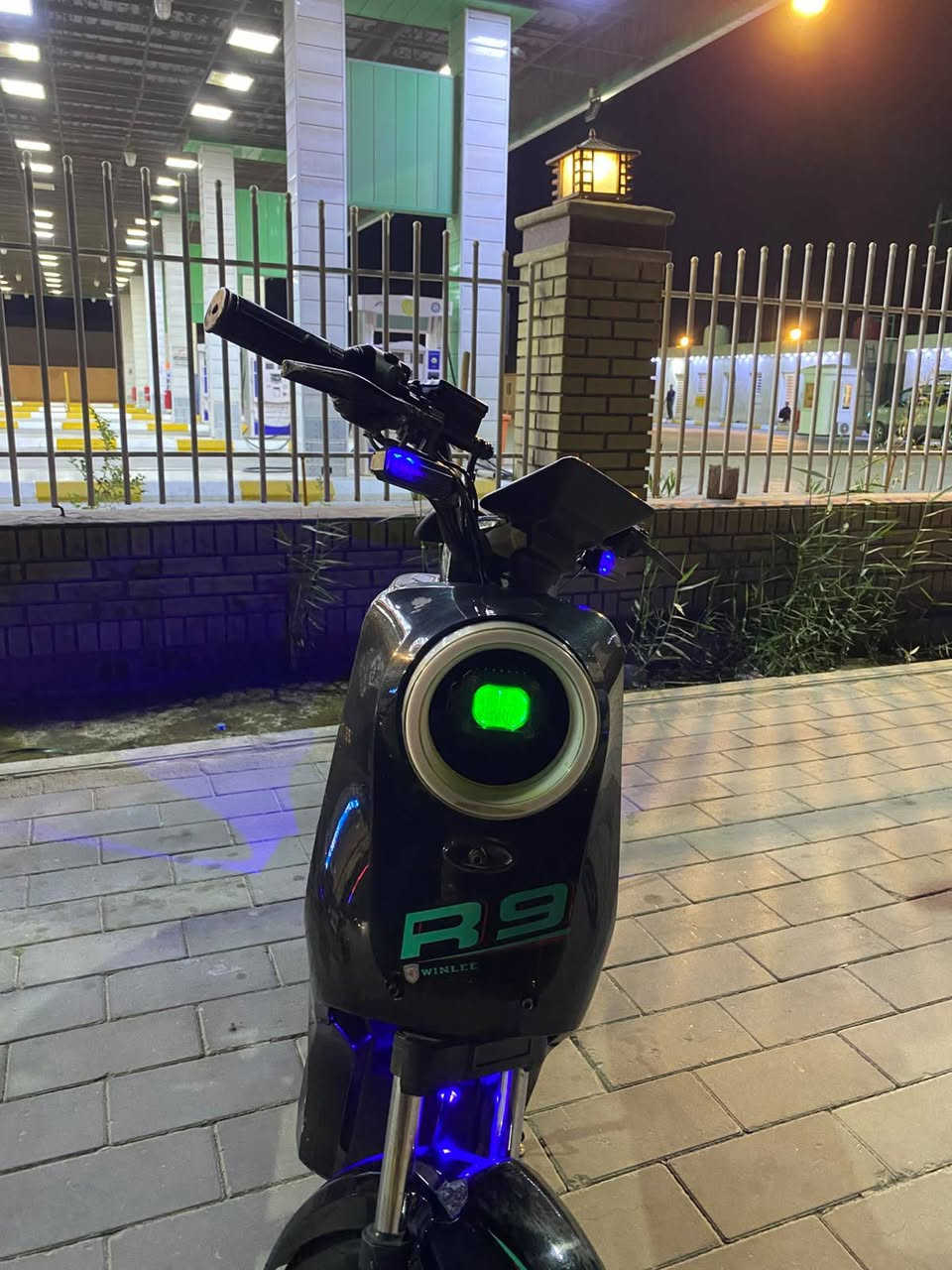 دراجه R9دراجه نضيف وكلشي شغال من اشاير من رباعيه من نشره من لايت من هو ن من مسجل كلشي وبطاريات  نضاف معنه لكلمه ما متعوبه 375 بيهه مجال قليل رقم ***********
