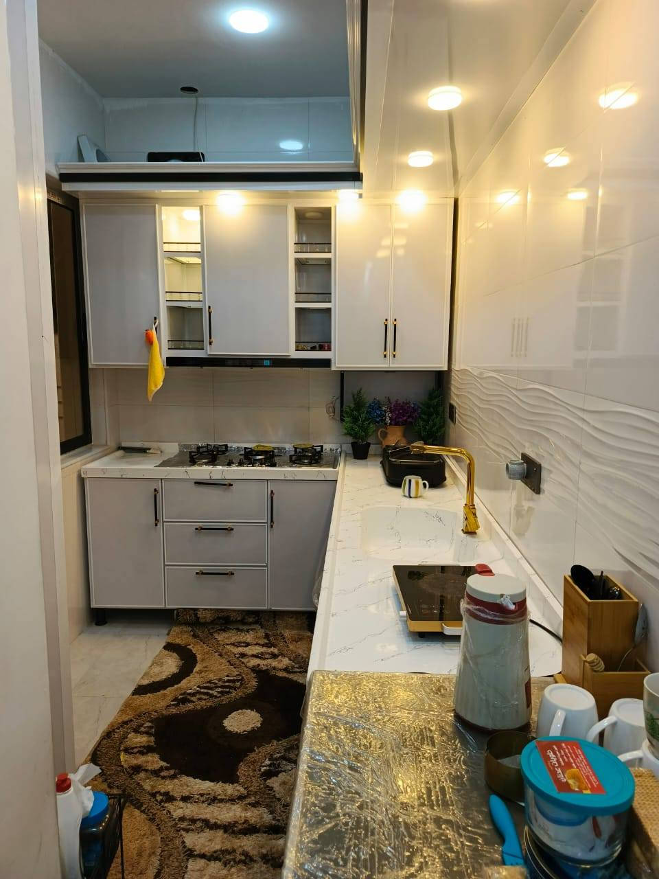 دار للبيع في حي القادسية الثانية 100 م واجهة 5 م طابقين بناء حديث زيرو 4 غرف نوم هول مشتملات شارع صب اتجاه قبلة قرب مول الكوثر   .
***********
***********
عقارات الصفوة حي المصارف
