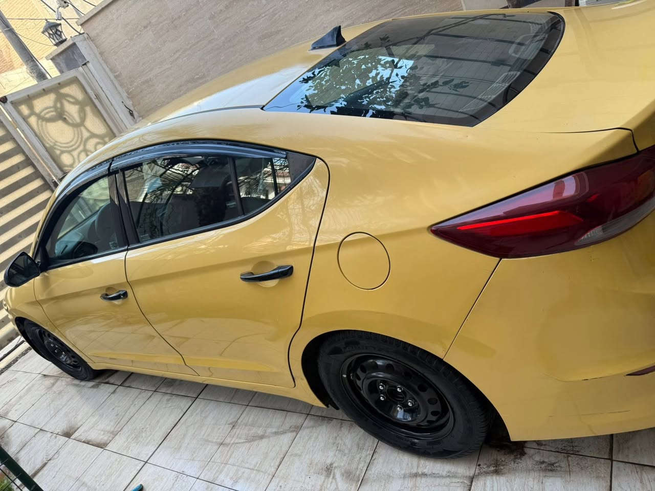 سلام عليكم اخوان النترا 2018 صور الحادث موجوده سياره جاهزه رايدها 125 وبيها مجال مكاني بغداد الجوادين اتصال او واتس اب موجود ***********
