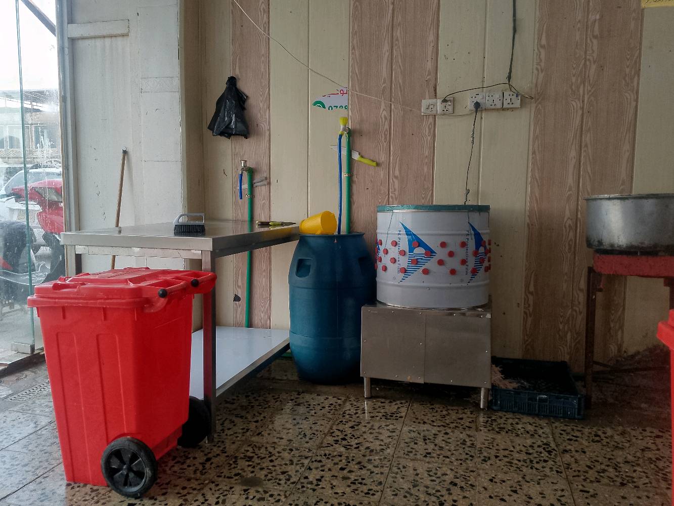 عمي سلام عليك غراض لبيع وكلهن صتعمال سبوع الله يشهد ليريدهن خادمه مكان نجف  حي المكرمه  وهاذه رقمي ***********