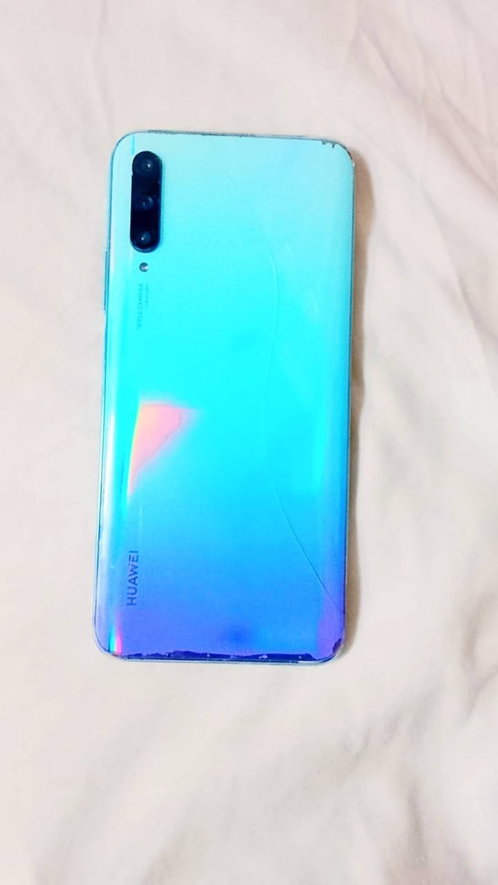 السلام عليكم مابيل لبيع وي9اس نضيف السعر 65بي مجال مكاني كركوك حي الوحده يم الجامع رقم الهاتف ***********
