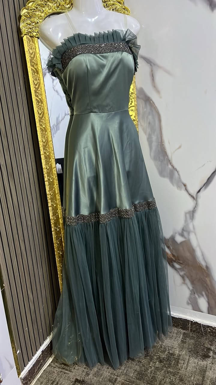 فستان سهرة
مقاس ٤٠
لبسة وحدة


**إذا كنت صاحب هذا الإعلان وتريد حذفه لأي سبب، رجاءا أرسل رسالة إلى الدعم الفني**