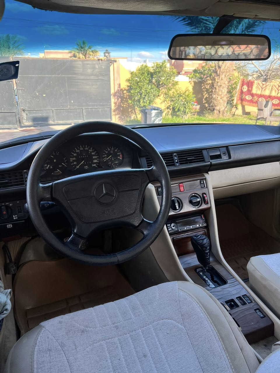 مارسيدس. للبيع
فحص صلاح الدين
صبغ جمالية
محرك كاز 5 سلندر
السعر 58
للاتصال على هذا الرقم 
***********
