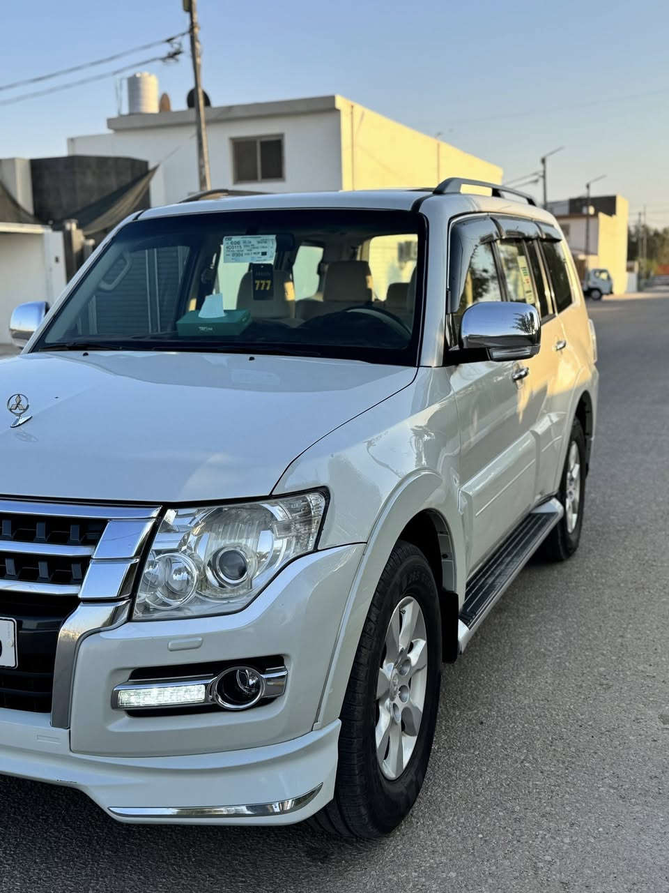 السلام عليكم 
للبيع او مراوس حسب القناعه 
باجيرو حبتور 2015 
مواصفات الحبتور معروفه 
السياره لوك اللوك 
السياره مسويلها ادامه كامله كله جديد
مكفوله ماعدى تكحيل بسيط بخشم الجاملغ الأيسر موضح بالصور
ماشيه 105الف
السعر 183 ورقه وبيها مجال بسيط 
المكان النجف الأشرف : قضاء المناذره 
للاستفسار: ***********
***********
