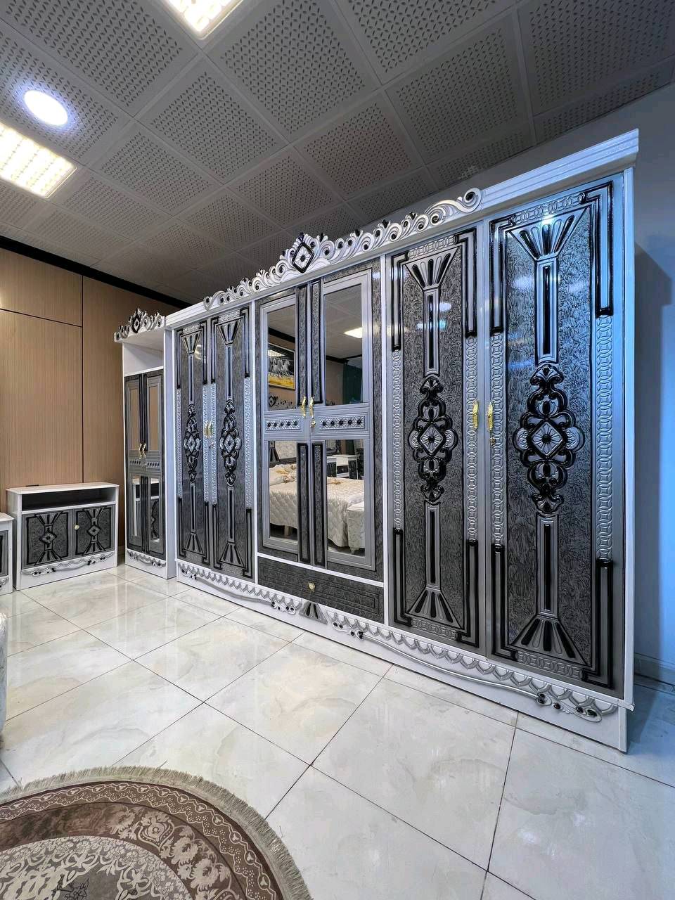 السعر ( مليون ) فقط😍

غرف نجاره عراقيه 💯💯

تتكون من ١٠ قطع 

عرض الكنتور٣مترات و٢٠سم

ارتفاع الكنتور مترين و٤٥سم

السرير بلوك ٦ ارجل

طول السرير 200 سم 

عرض السرير 160 سم 

الضهر شد براغي

الزاويه بارتفاع الكنتور 

الشازلون والطابوريه 75 الف 

الدوشك 150 الف  ضمان ٥ سنوات