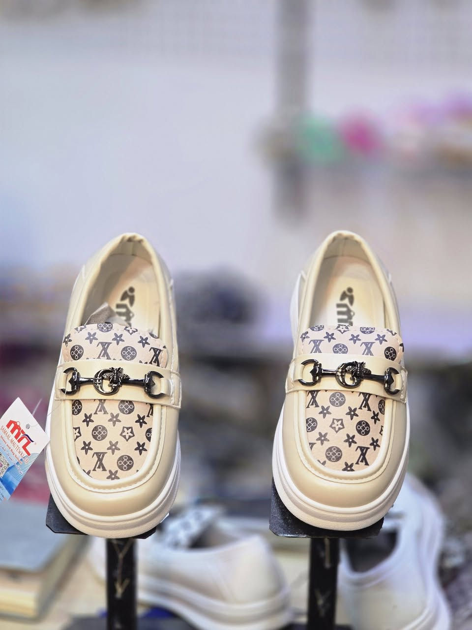 حذاء بناتي ولادي
كوالتي عالي 
بقياسات مختلفه 
الزبيديه شارع ٢٠ 
مجاور سيد احمد للمواد المنزلية


**إذا كنت صاحب هذا الإعلان وتريد حذفه لأي سبب، رجاءا أرسل رسالة إلى الدعم الفني**