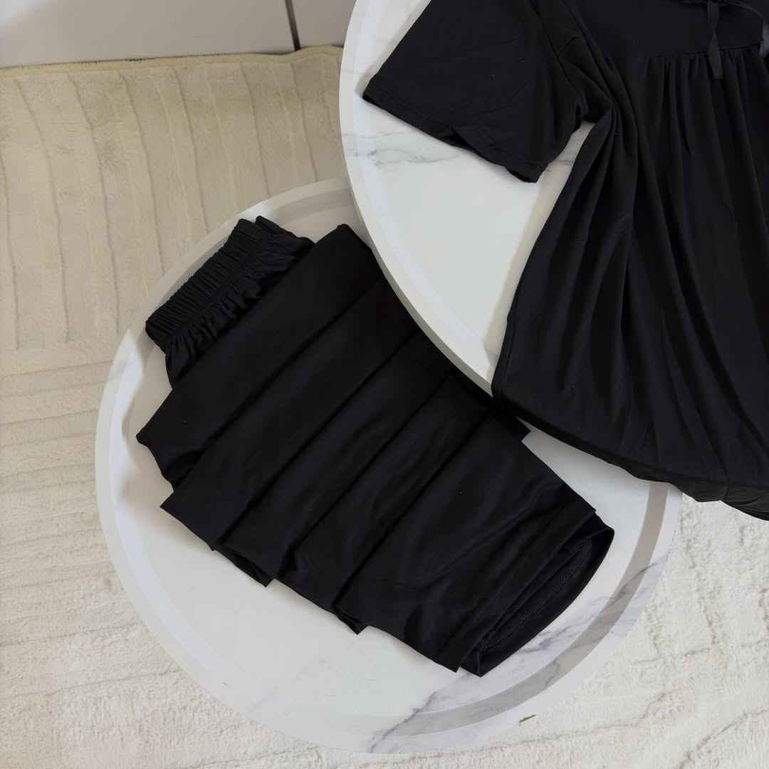 تراك باللون الأسود فقط 🖤✨

🌷 الخامة: قطنية 
🌷 القياسات: متوفرة من L إلى 3XL

 السعر: 10 آلاف فقط 🔥

📩 للحجز عالخاص Colombo, Sri Lanka


**إذا كنت صاحب هذا الإعلان وتريد حذفه لأي سبب، رجاءا أرسل رسالة إلى الدعم الفني**