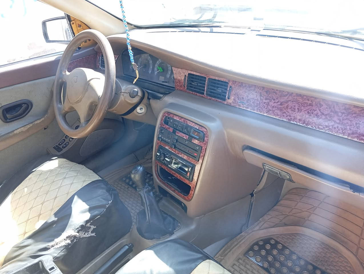 سمند للبيع موديل 2011 محرك وكير زينات الباقي شوف العين سياره حلوه مال جناي سنويه 2027 راعيه بيته ماندله ورقمه ماعندي بيع كوم حديد السعر 16 وبيه مجال بسيط المكان البصره رقم الهاتف ***********
