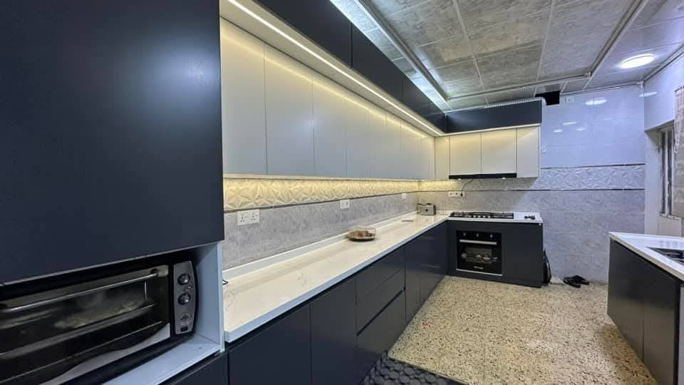 السلام عليكم يعلن معمل الغري للمطابخ للديكور عن تخفيضات بل الاسعار بمناسبة حلول شهر رمضان المبارك السعر القديم 200دولار المتر السعر الحالي 175الف للمتر الوحد يشمل جميع الموديلات للتصال على الأرقام التاليه    ***********
النجف الاشرف حي السلام شارع مجمع العين قرب سوبر ماركت فد لحظة.
