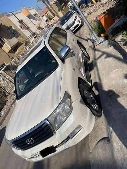 سلام عليكم للبيع تويوتا لاندكروز 2010 (6)V سلندر 4000 رقم بغداد بسمي شرط التحويل سيارة مكفولة كفالة عامة بيها بارد اربع اصابع فتحة بصمة مثبت سرعة جام اوتو السعر 317 وبيها مجال بسيط عنوان بغداد ***********
