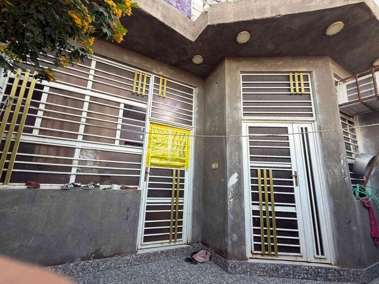 بيت زاعي للبيع المساحه 200 العنوان الصخيين شارع الرسول يبعد عن الشارع السايدين 300 متر التواصل ولستفسار مع الأرقام التالية ***********) ***********
