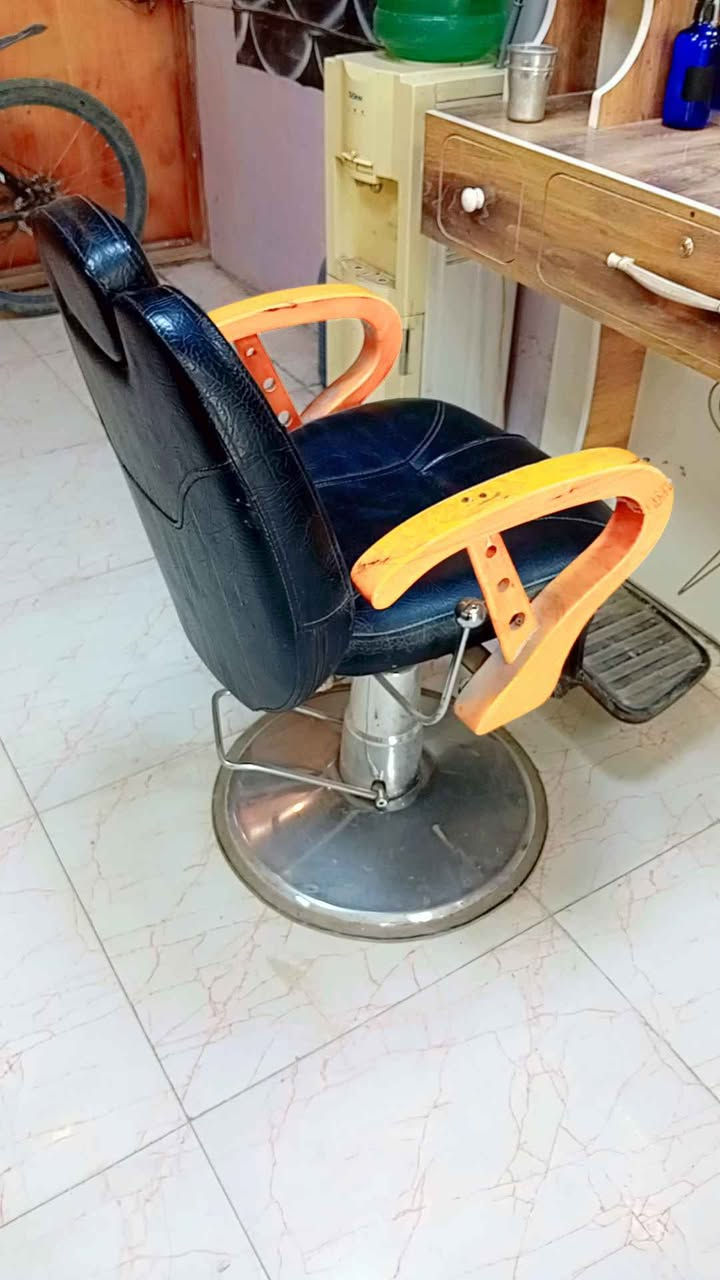 السلام عليكم ديكور حلاقه ميز اي ضرر مابي اضائه خلفيه وكرسي ومرايه خلفيه نضيفات عارضهن ب٣٥٠قفل مكاني بغداد سبع البور الفلوجة, الأنبار


**إذا كنت صاحب هذا الإعلان وتريد حذفه لأي سبب، رجاءا أرسل رسالة إلى الدعم الفني**