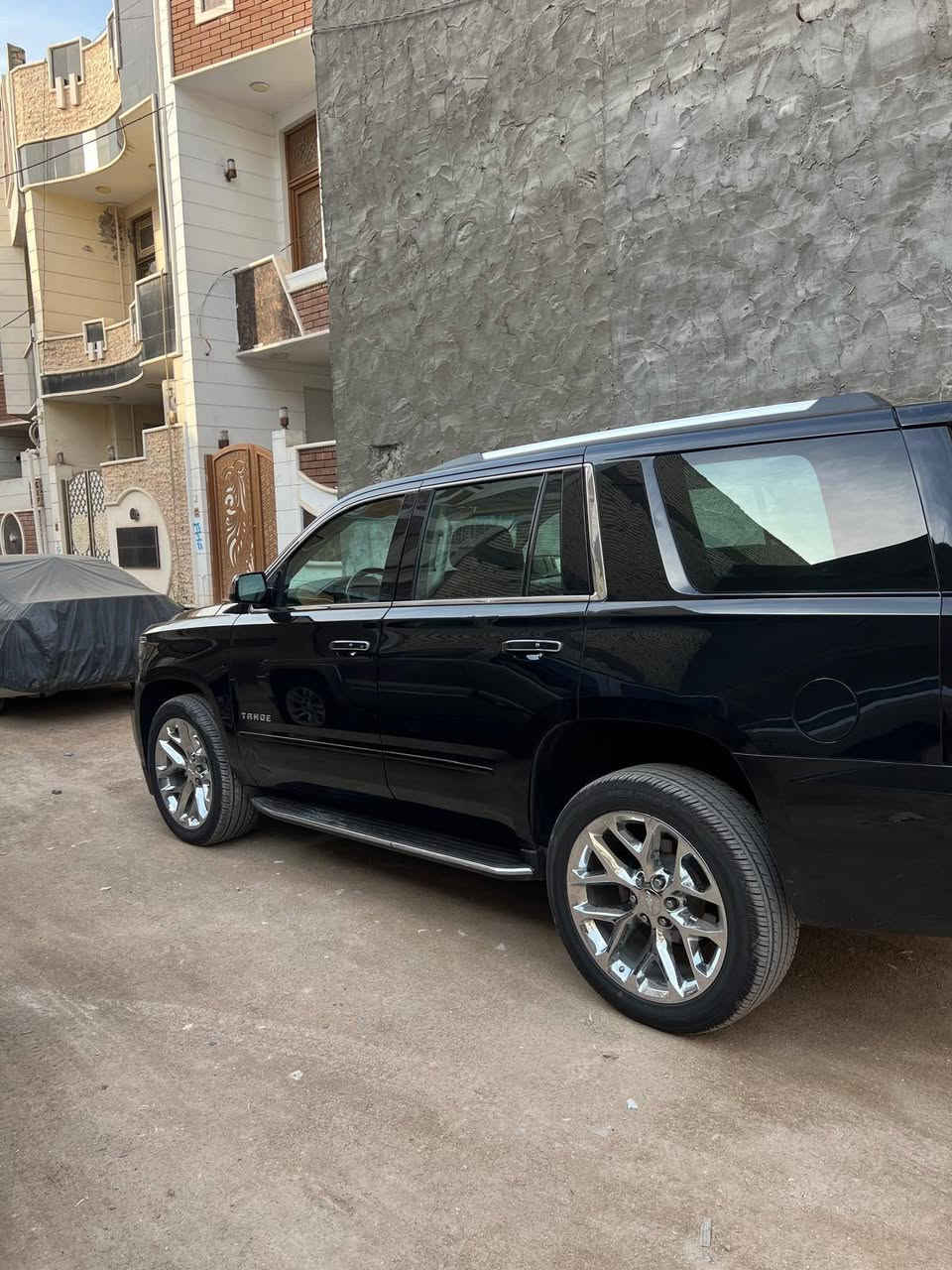 تاهو مديل 19بريمير وارد خليجي بيه 3قطع بارد بسيطات واحد باب السايق وثنين بل صفحه الثانيه  مستعجل شويه ع بيعتها مكاني كربلاء للاستفسار ***********
