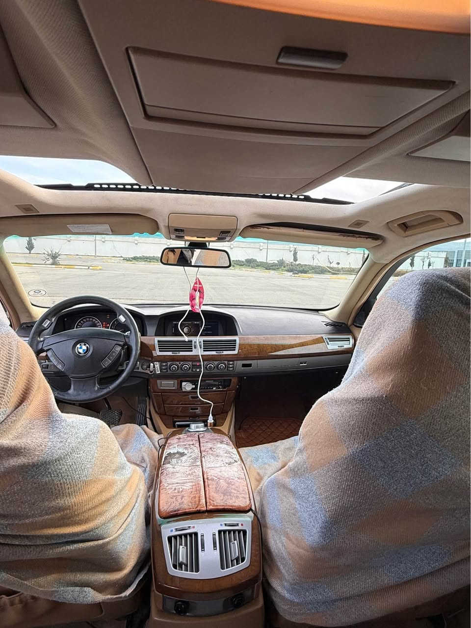 Bmw 750Li 
ساخ دوبه ي 
دوپە ڵە بۆیاخ بێ دە عم 
مۆدێل ٢٠٠٨ قە پات قە پات مواسە فات 
٨بستۆن 
سرات خاص vip
٥پە ردە و بە سمە 
دەرگا سحب 
سە لاجە 
تە برید مە رکە زی  ساردو گە رم 
کوشن هیتە ر
حاسە 
ناو خە نە ی  
٤تایە و ویلی لۆک 
سە یارە کە لە رە سما چۆنە لە پێشە وە زۆر زۆر جوانترە  
 هیج عە یبێکی نییە و هە مو گیانی بە شەرت 
  فول مواسە فاتە  زۆربە یم نە نوسیوە 
ئە وە هە مو زانیارییە کانیە تی تکایە بۆ پرسیار تێل مە کە 
ئیشی قەرزو قیست  ناکە م 
  لە سلێمانیم 
سعر٧٢گە ڵا 
*********** السليمانية, العراق
