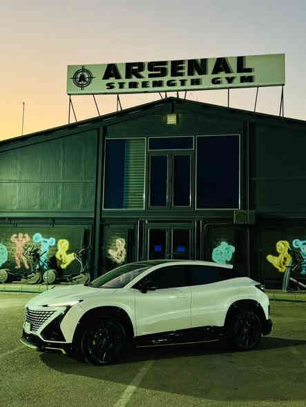 الموديل /2024

العداد / 33 الف كيلو متر 

----------------

المواصفات :

* المحرك 4 سلندر تيربو 1.5 

* العزم 300 ن.م

* الكير اوتوماتيكي من 7 سرعات

*كامرة 360

* دفع امامي

* وسائد هوائية امامية + امامية جانبيه

* نظام قياس ضغط الإطارات

* نظام مانع انغلاق المكابح

* توزيع قوة المكابح الكترونيا

* نظام التحكم بالثبات

* نظام المساعدة على صعود المنحدرات

* نظام التحكم بالالتصاق الناتج عن الجر

* مساعد فرملة

* مكابح توقف كهربائية

* خاصيه التوقف المؤقت

* نظام المساعدة على نزول المنحدرات

* حساسات خلفية

* كاميرا خلفية

* حجم الجنوط 19 انش

* فتحة سقف

* انوار امامية LED

* انوار امامية أوتوماتيكية

* انوار نهارية LED

* انوار ضباب خلفية

* مرايا جانبية كهربائية مع إشارات

* تسخين مرايا جانبية

* مخرجين للعادم

* القوة المساعدة لحركة المقود كهربائية

* تحكم بوضعية المقود يدوي

* مقود جلد

* نظام دخول عن بعد مع تشغيل بضغطه زر

* مثبت سرعة

* شاشة معلومات الرحلة 10.3 انش

* مقاعد جلد

* تهوية المقاعد الامامية

* مسند يد وسطي للمقاعد الخلفية

* مكيف الكتروني

* منطقة تكييف واحدة

* مخرج مكيف خلفي

* ثلاجة بالمسند الوسطي

* شاشة 10.3 انش تعمل باللمس

* نظام الأوامر الصوتية

* عدد 6 سماعات

* بلوتوث / راديو

* 3 مد

اخل USB

*اصطفاف ذاتي(اوتو بارك)

*خاصية تحريك السيارة بالريمونت

ضمان خمس سنين شركة البخيت

((السعر ٢٨ مليون وبي مجال)) 

للتواصل  ***********
