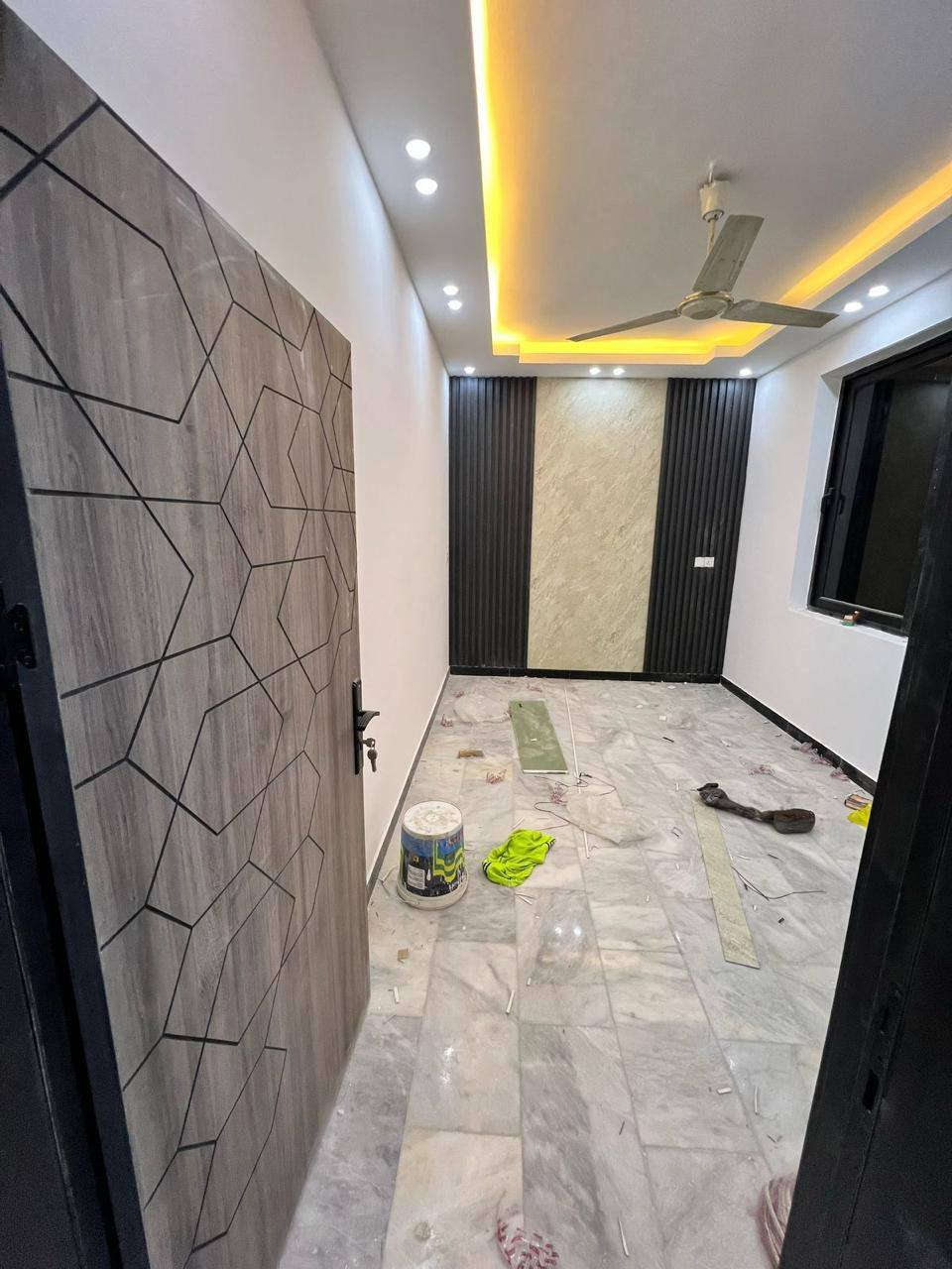 💎 للإيجار في السيدية 💎
بيت طابقين زيرو مودرن  مساحة 100متر          
يتكون من:. 
💠٣  غرف نوم 
💠 صالة
💠 مطبخ 
💠 خدمات عدد ٢
💠 موقع العقار السيدية مربع النخل 
💠بدل الايجار مليون و ربع بي مجال
————————————
📞للاستفسار:☎️ ***********
