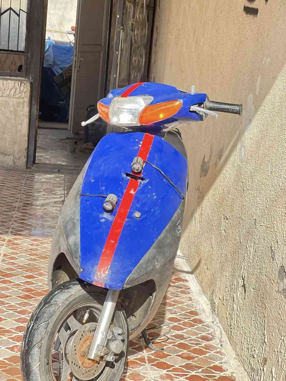 السلا عليكم عندي دراجه البيع رنبه مامفتوح السعر 275وبي مجال الطيبين 0777 145 9368
