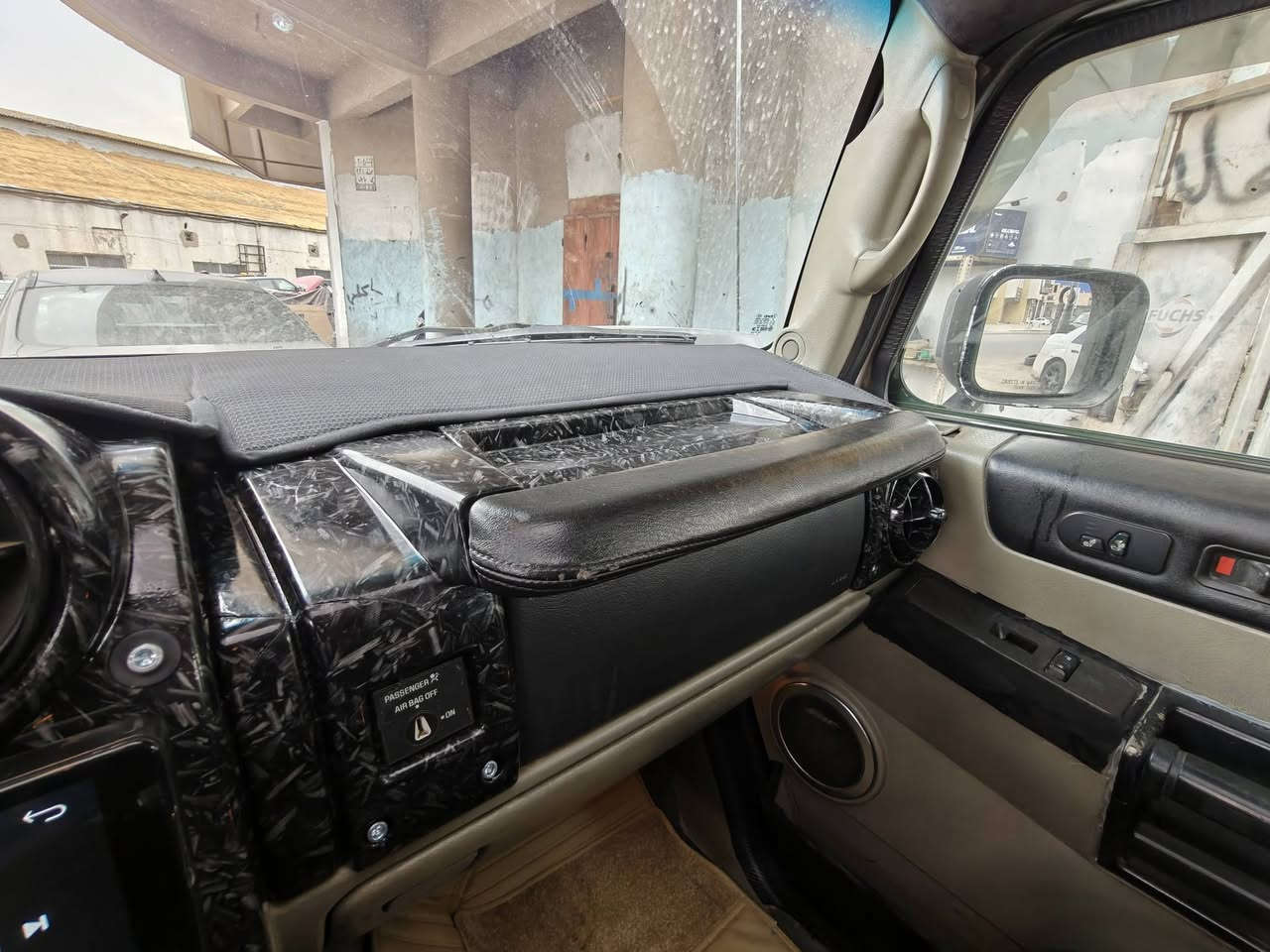 السلام علیکم تحيه طيبه لجميع الأعضاء
للبيع همر H2 موديل 2003
 محرك V8  سیاره جاهزه من كلشي تخم تایر  حداديه من طول الطول جديده اصلي وكاله ادامه محرك عامه من كلشي
 بلك نوزل مجول عبوه كله جديد واصلي وكالة
 منظومه تبرید کامله ثلج بمعنى كلمه
منظومة غاز بيها إيطالية 
درع امامي 
راكات قمارة
درع اسفل المحرك
داخل جلد
قماره اسود کنتاره
خزن ميموري
مري كهرباء شغالات
شاشه تاب
كامرة خلفيه
منظومه زینون
تايرات 315 
بك لايت حديث شكل  EV 
دشبول كله تغطيس طلاء مائي مرتب جدا
سیاره مصبوغه جماليه رصاصي طافي مات
كفاله من ضربه والحادث والعيب
رقم دهوك تريد تحويل او وكالة 
السعر المطلوب 170 
للاتصال ***********
