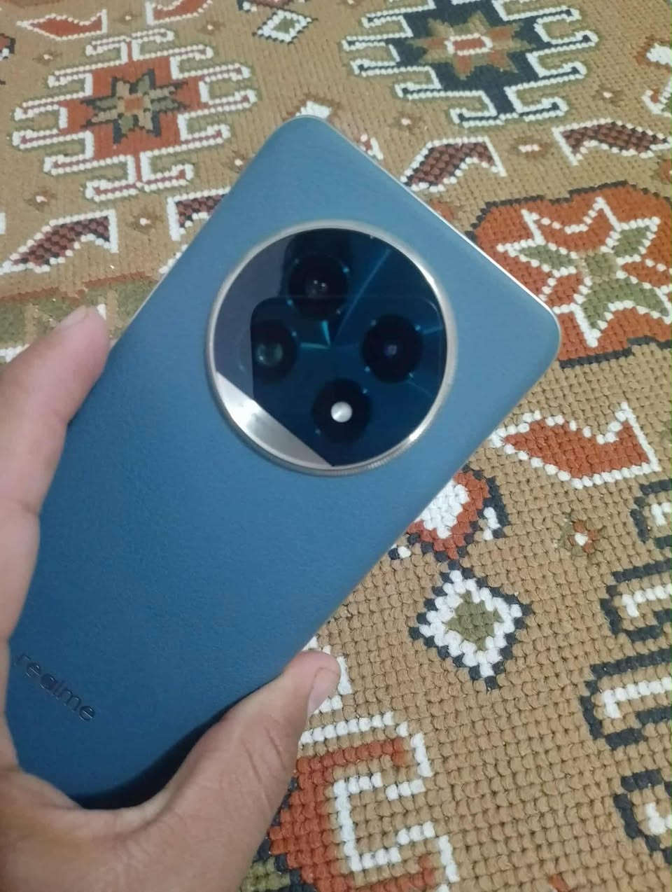 سلام عليكم شباب تليفون ريدمي 13بروه بلاص  ماصارله شهر من جبته لبيع 500وبيه مجال وشراي *********** ينتصل بل رقم بيه وتساب
