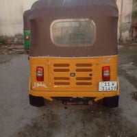 تكتك للبيع موديل 2020  مكفوله لا ضربه ولا صبغ  عده الخياسات بيها شويه ...