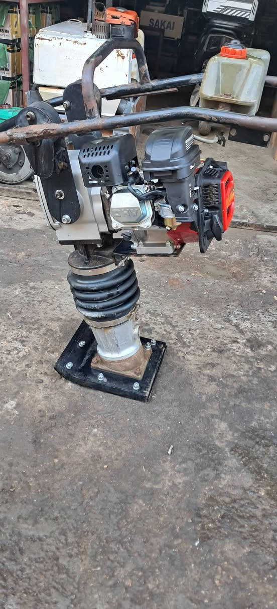 السلام عليكم 
توفر قفاز صيني الباب الأول 
الفحل العالي 
هيكل نضيف اخو الك
مكينه جديده بل الكارتون غير مستخدمه 
قاعده قفاز +كلج جدد بل الكارتون غير مستخدمات 
القفاز نوعيه ممتازه 

للتواصل والاستفسار اكثر اتصل على الرقم 
***********
@الجميع
